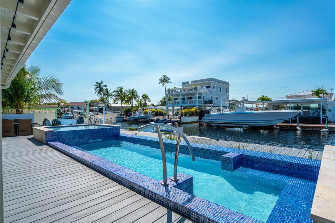 最近售出: $1,198,000 (4 贝兹, 3 浴室, 1842 平方英尺)