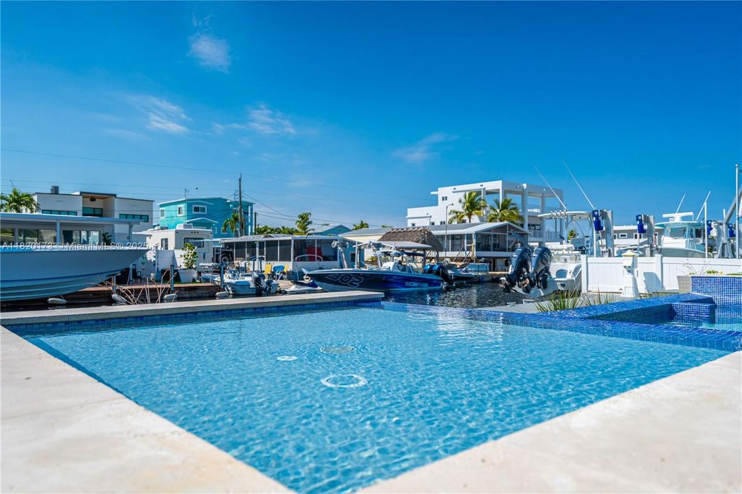 最近售出: $1,198,000 (4 贝兹, 3 浴室, 1842 平方英尺)