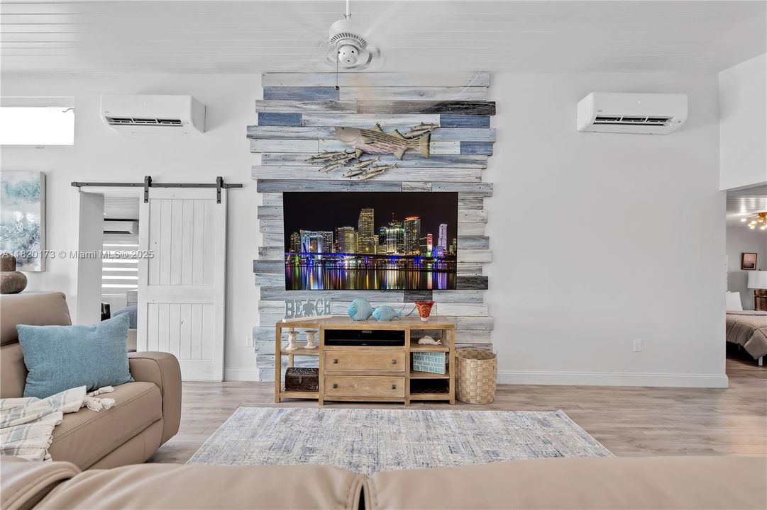 最近售出: $1,198,000 (4 贝兹, 3 浴室, 1842 平方英尺)