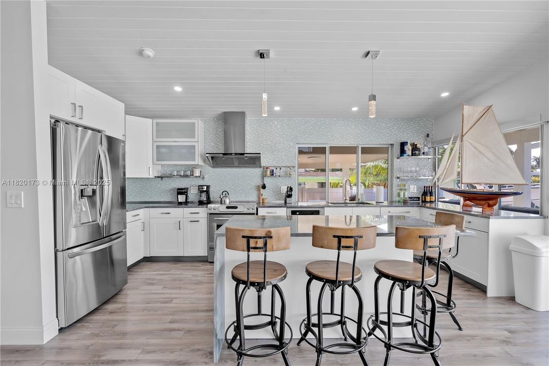 最近售出: $1,198,000 (4 贝兹, 3 浴室, 1842 平方英尺)