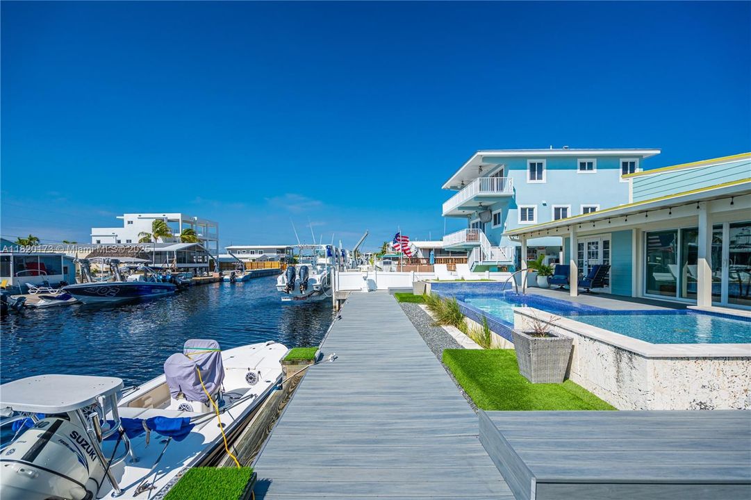 最近售出: $1,198,000 (4 贝兹, 3 浴室, 1842 平方英尺)