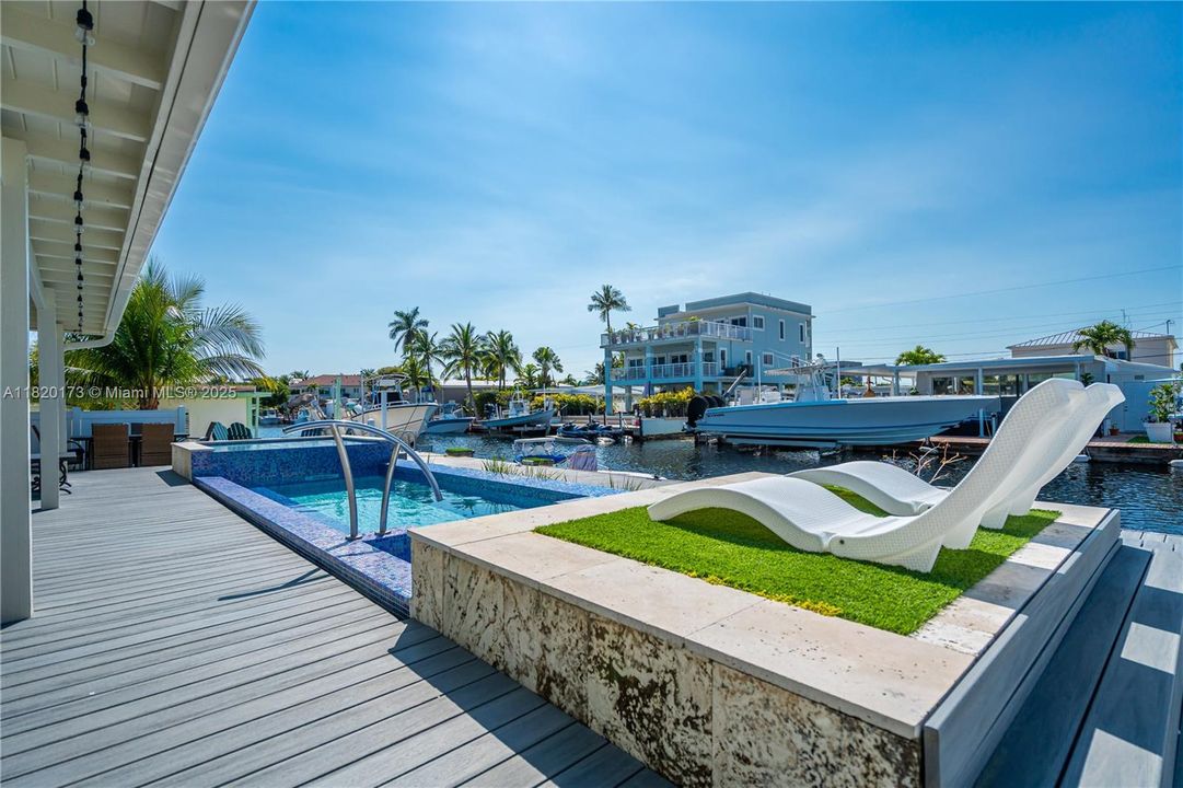 最近售出: $1,198,000 (4 贝兹, 3 浴室, 1842 平方英尺)