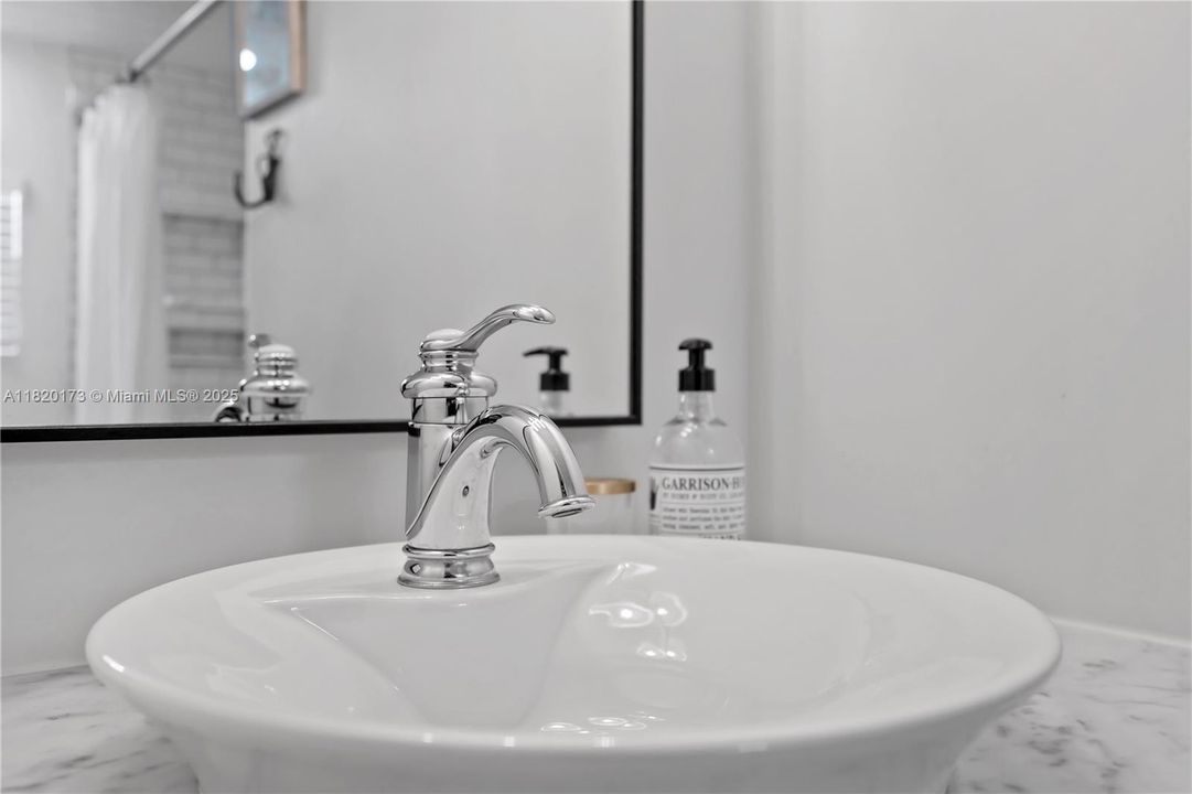 最近售出: $1,198,000 (4 贝兹, 3 浴室, 1842 平方英尺)