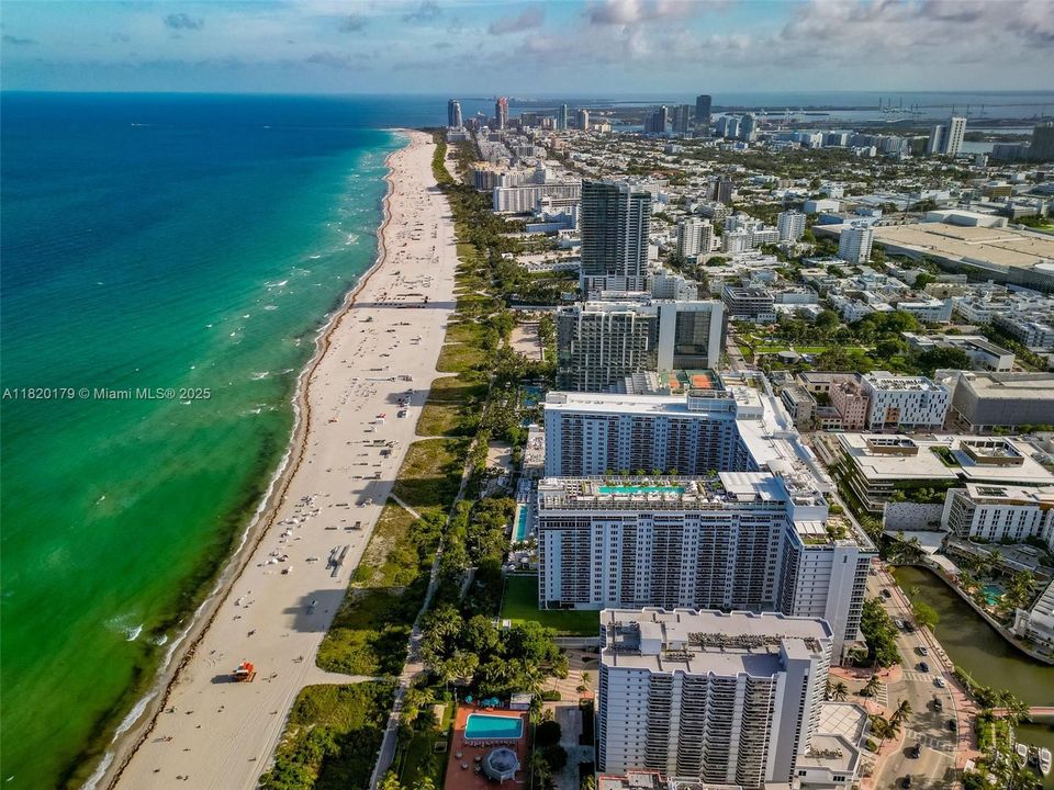 В аренду: $85,000 (4 спален, 4 ванн, 6510 Квадратных фут)