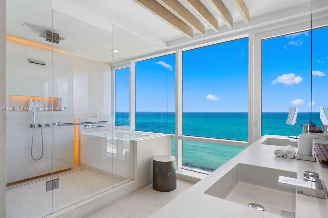 В аренду: $85,000 (4 спален, 4 ванн, 6510 Квадратных фут)