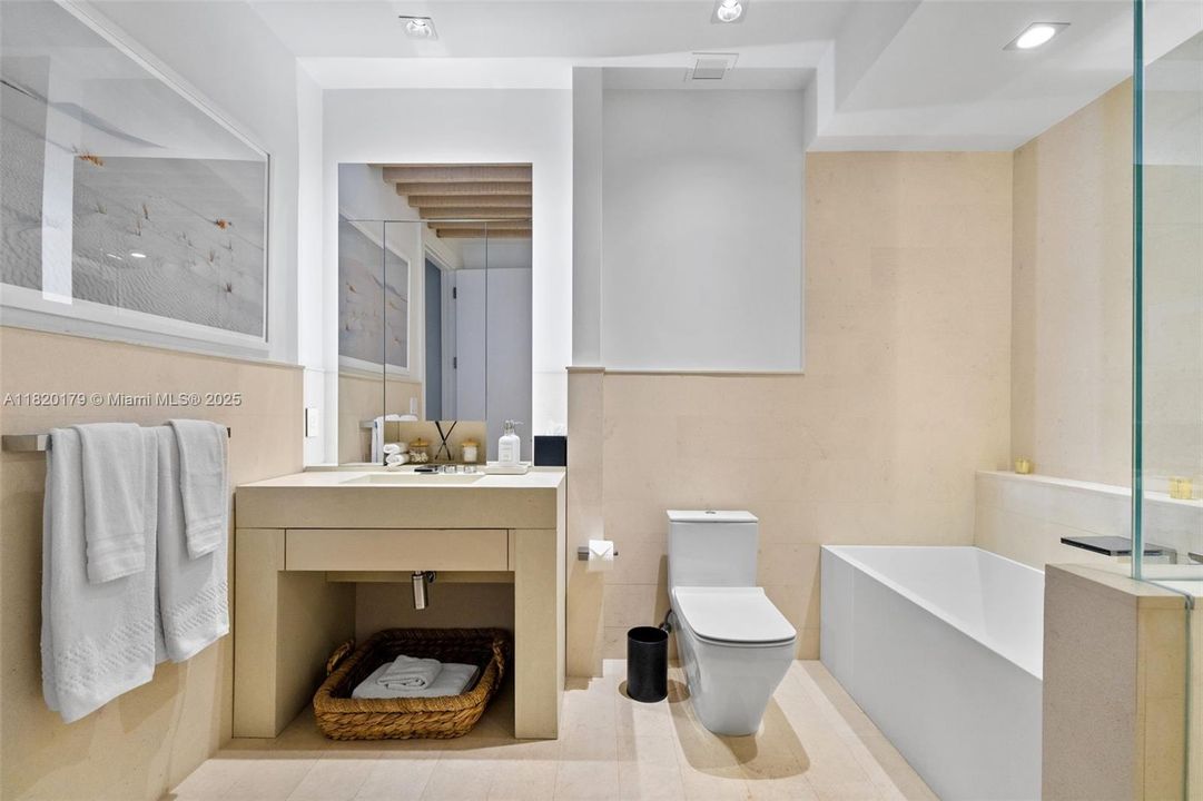 В аренду: $85,000 (4 спален, 4 ванн, 6510 Квадратных фут)