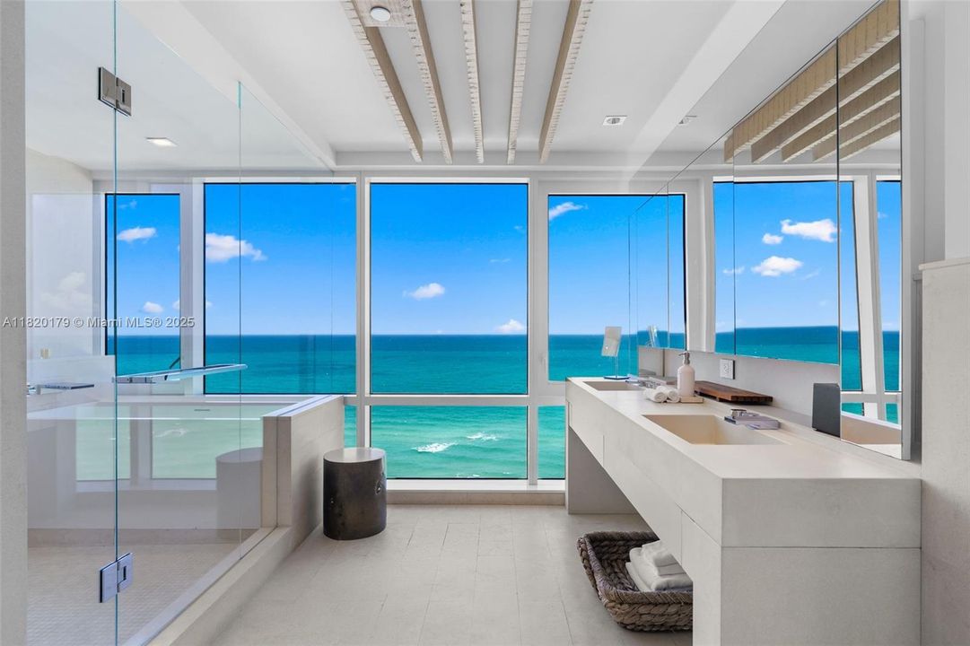 В аренду: $85,000 (4 спален, 4 ванн, 6510 Квадратных фут)