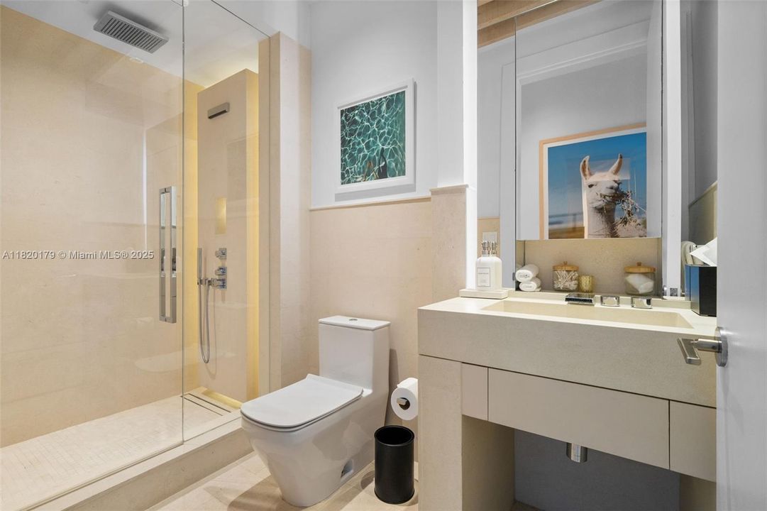 В аренду: $85,000 (4 спален, 4 ванн, 6510 Квадратных фут)