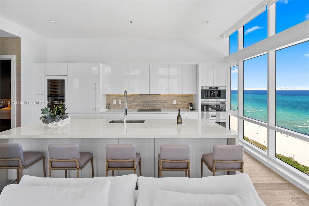 В аренду: $85,000 (4 спален, 4 ванн, 6510 Квадратных фут)