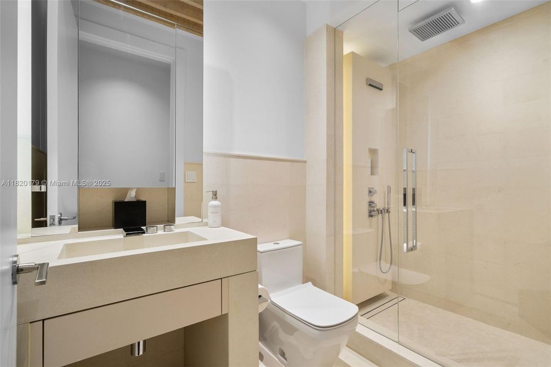 В аренду: $85,000 (4 спален, 4 ванн, 6510 Квадратных фут)