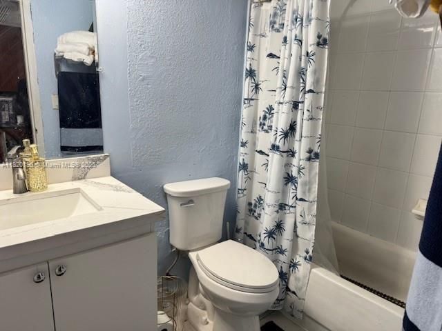 最近售出: $116,000 (0 贝兹, 1 浴室, 370 平方英尺)