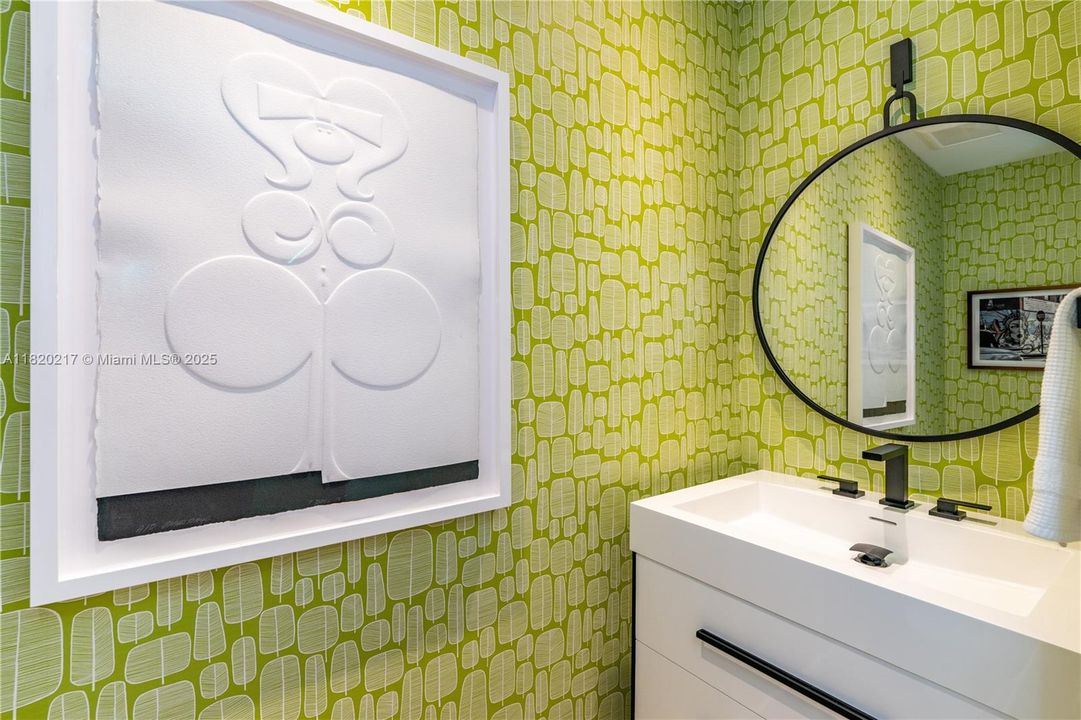 待售: $760,000 (1 贝兹, 1 浴室, 1076 平方英尺)