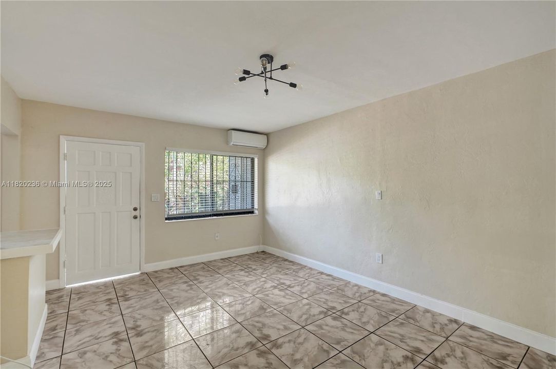 最近售出: $570,000 (0 贝兹, 0 浴室, 1452 平方英尺)