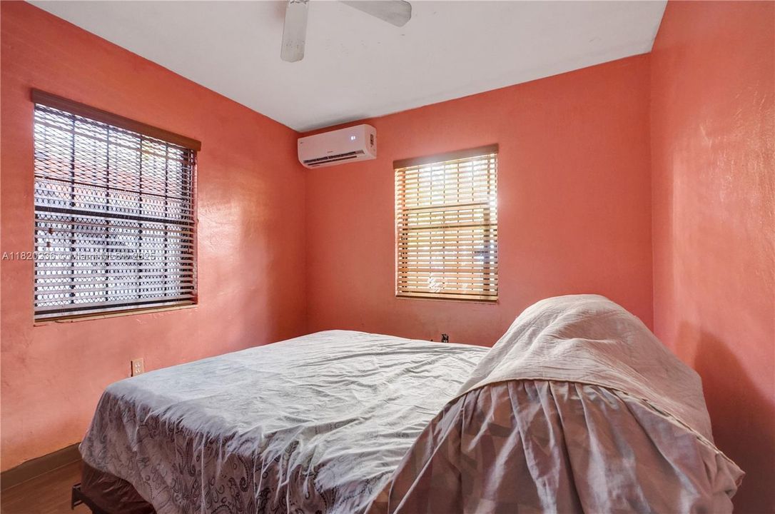 最近售出: $570,000 (0 贝兹, 0 浴室, 1452 平方英尺)