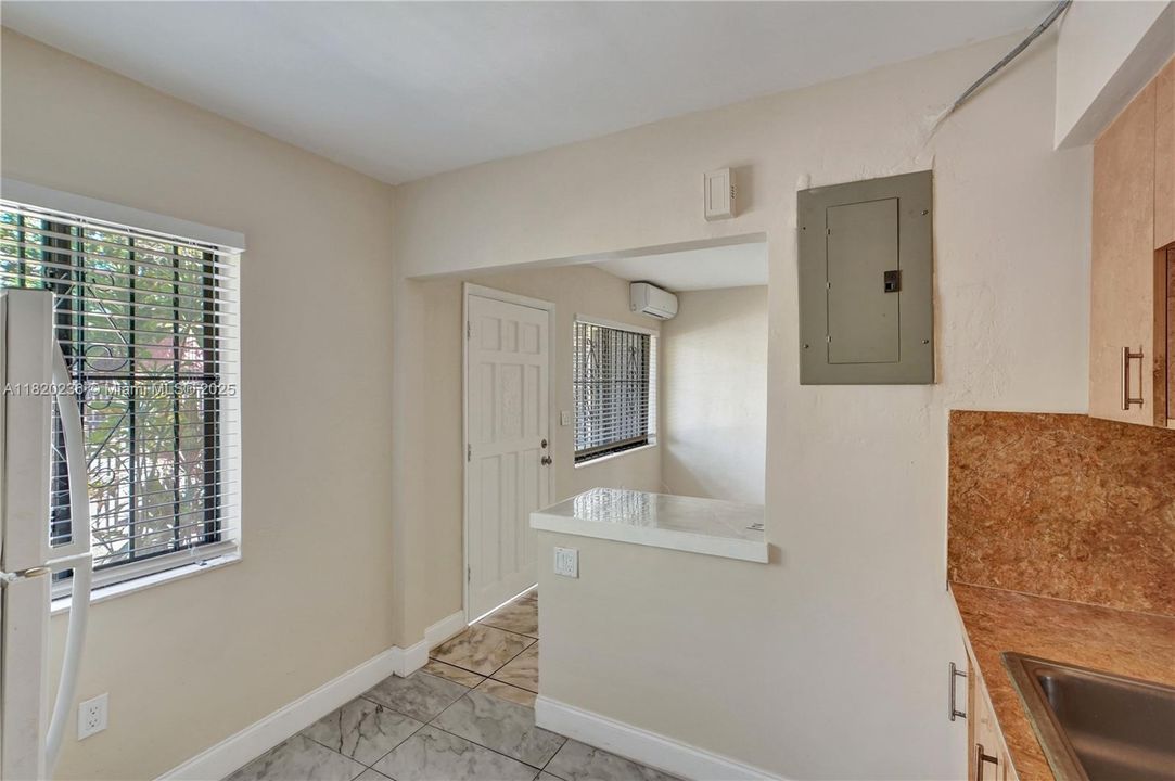 最近售出: $570,000 (0 贝兹, 0 浴室, 1452 平方英尺)