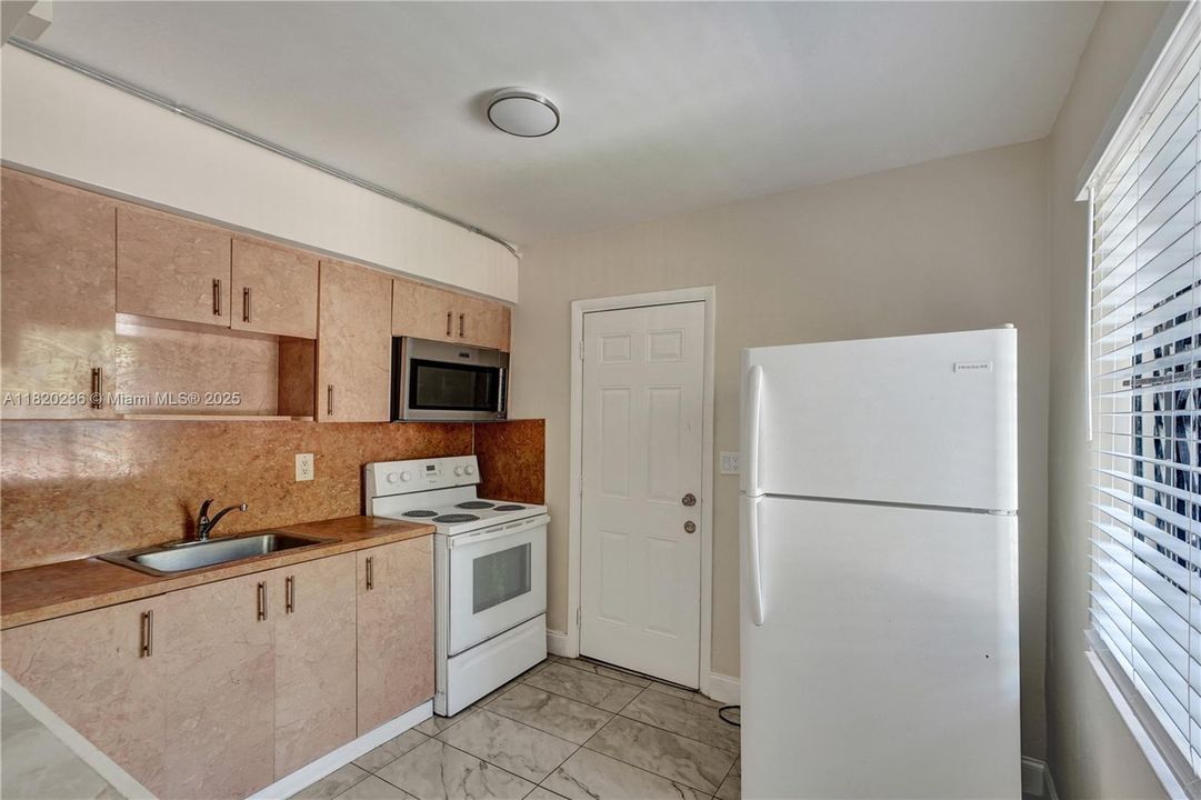 最近售出: $570,000 (0 贝兹, 0 浴室, 1452 平方英尺)