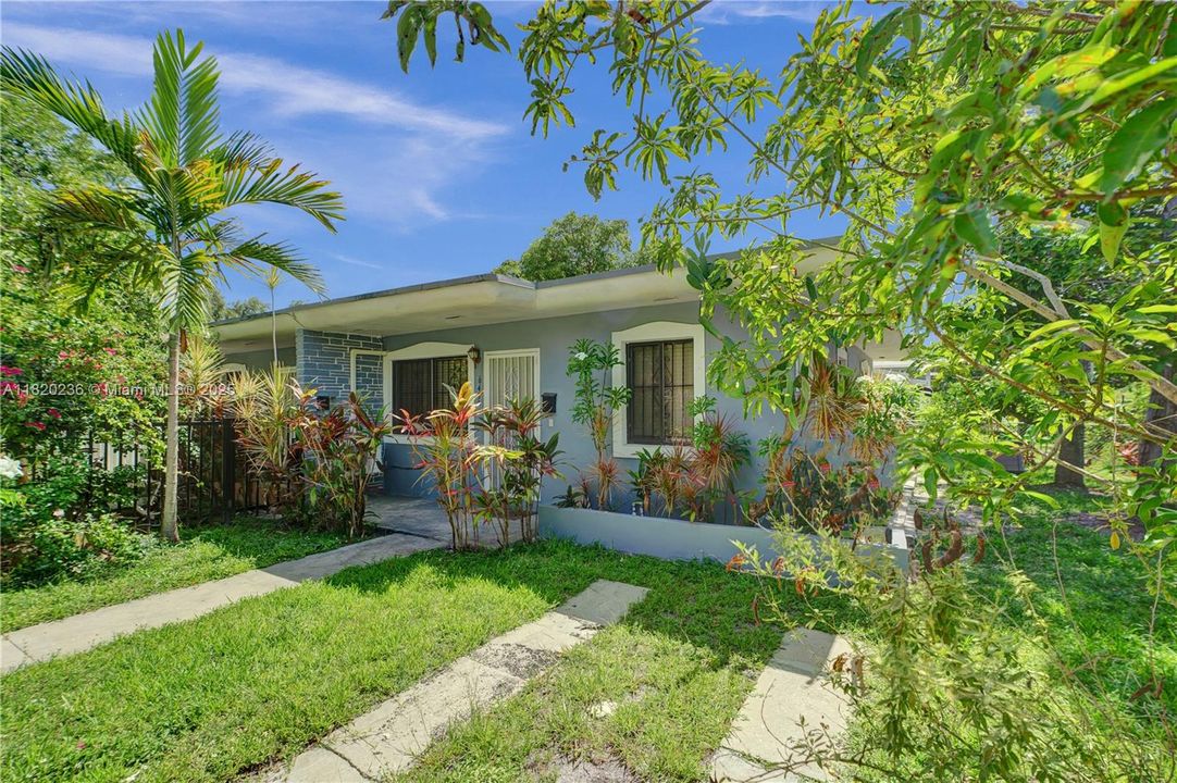 最近售出: $570,000 (0 贝兹, 0 浴室, 1452 平方英尺)