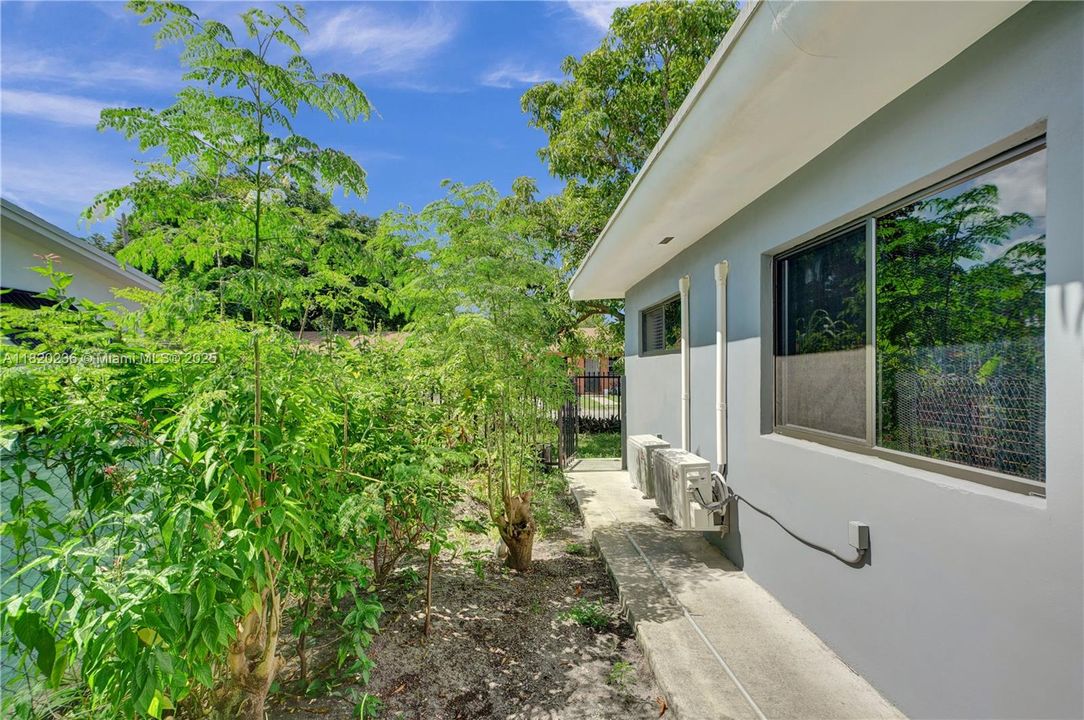 最近售出: $570,000 (0 贝兹, 0 浴室, 1452 平方英尺)