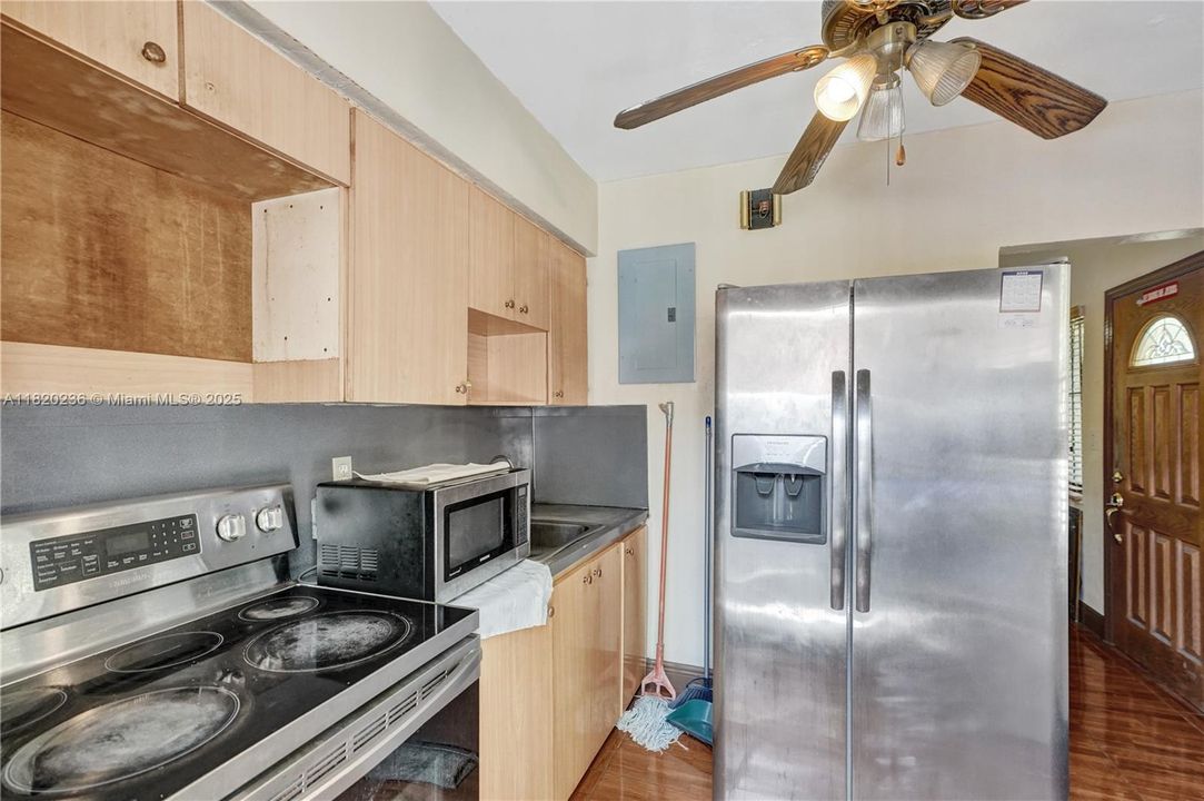 最近售出: $570,000 (0 贝兹, 0 浴室, 1452 平方英尺)