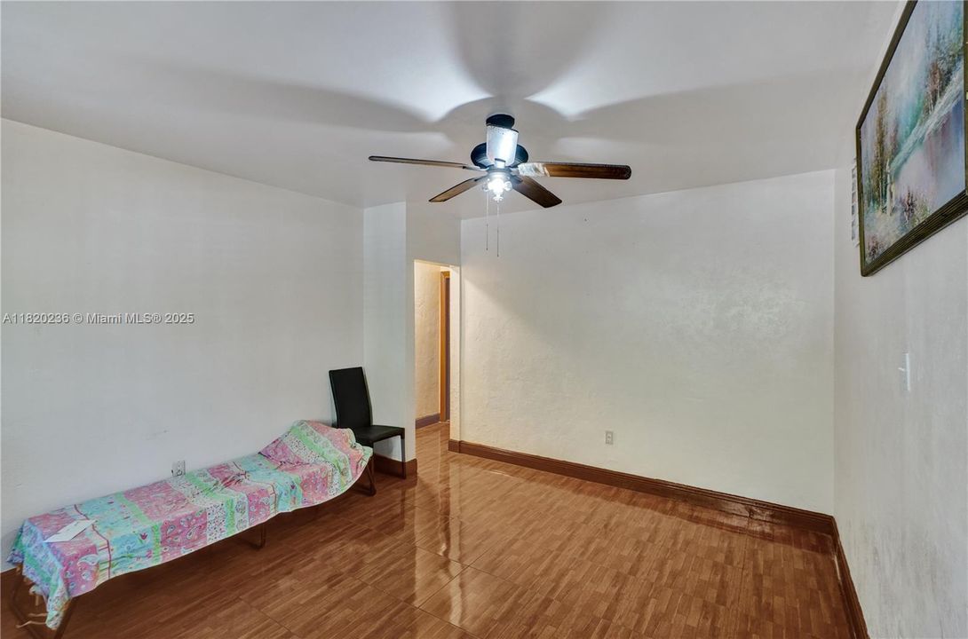 最近售出: $570,000 (0 贝兹, 0 浴室, 1452 平方英尺)