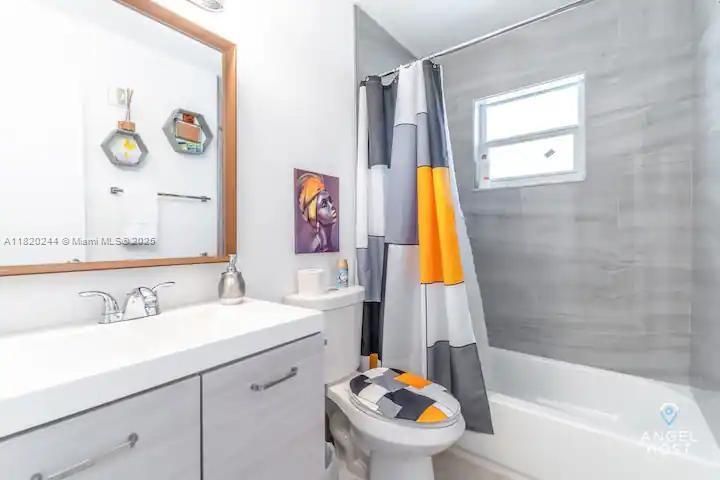 На продажу: $1,370,000 (0 спален, 0 ванн, 2320 Квадратных фут)