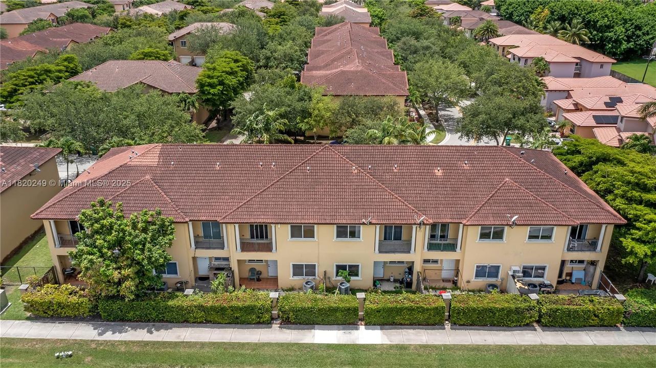 Vendido Recientemente: $420,000 (4 camas, 2 baños, 1698 Pies cuadrados)