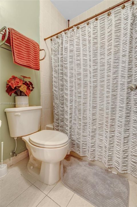 Vendido Recientemente: $420,000 (4 camas, 2 baños, 1698 Pies cuadrados)