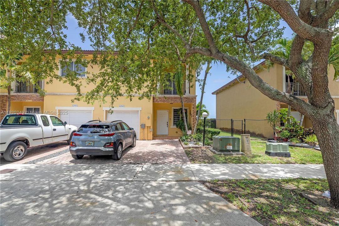 Vendido Recientemente: $420,000 (4 camas, 2 baños, 1698 Pies cuadrados)