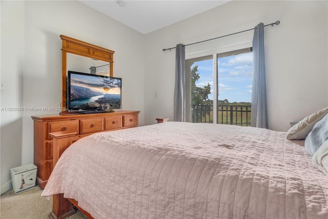 Vendido Recientemente: $420,000 (4 camas, 2 baños, 1698 Pies cuadrados)