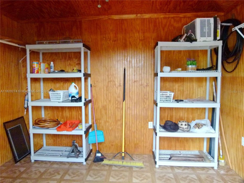 待售: $249,999 (0.08 acres)