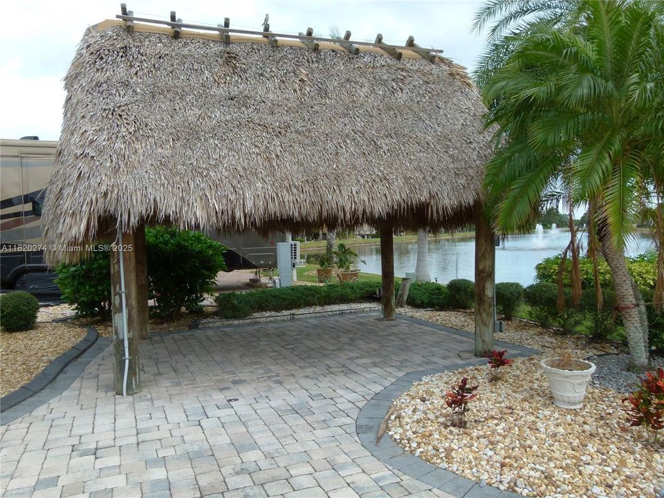 待售: $249,999 (0.08 acres)