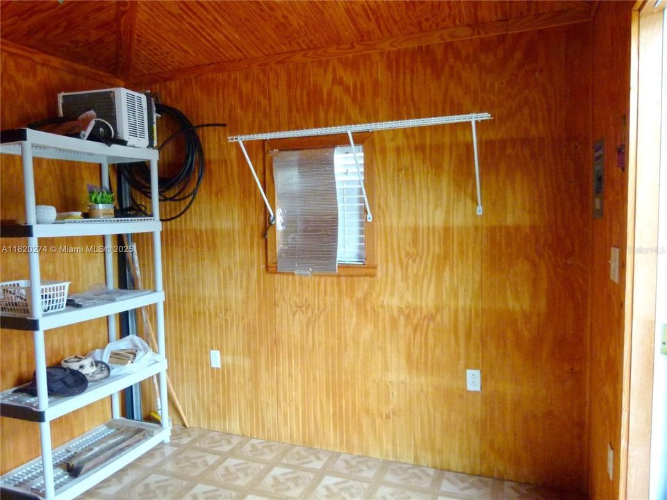 待售: $249,999 (0.08 acres)