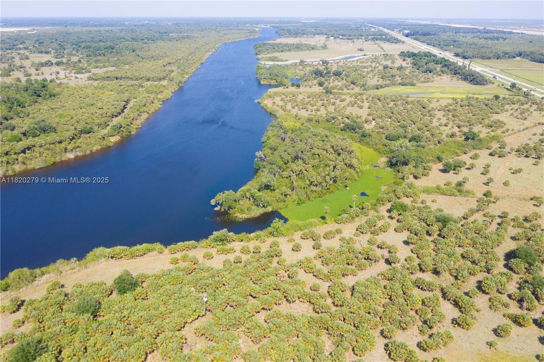 На продажу: $7,450,000 (105.13 acres)