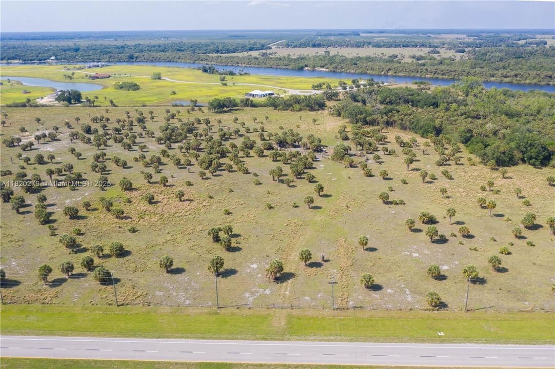 На продажу: $7,450,000 (105.13 acres)