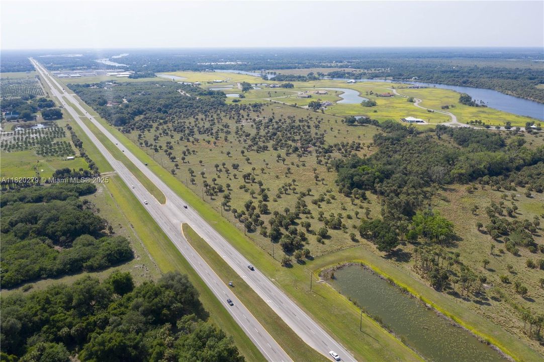 На продажу: $7,450,000 (105.13 acres)