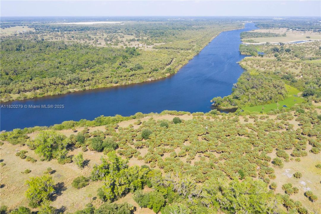 На продажу: $7,450,000 (105.13 acres)