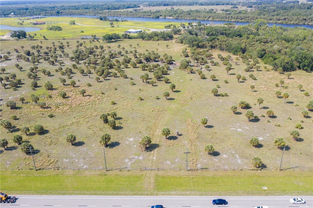 На продажу: $7,450,000 (105.13 acres)