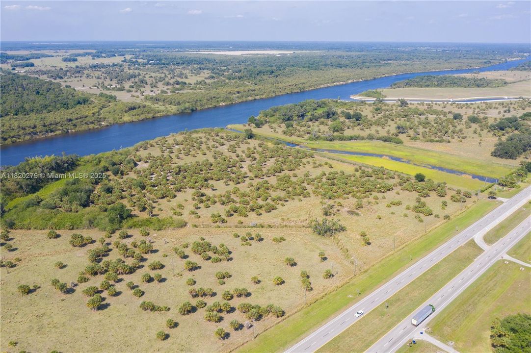 На продажу: $7,450,000 (105.13 acres)