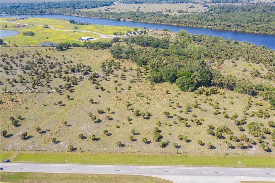 На продажу: $7,450,000 (105.13 acres)