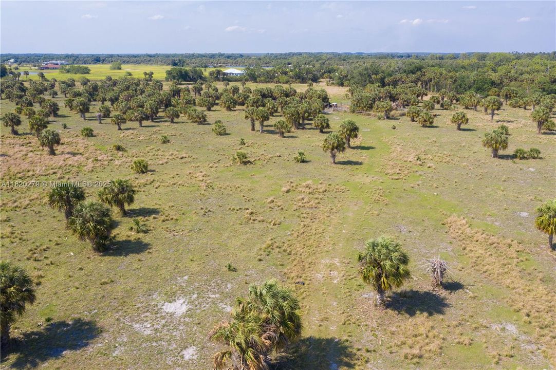 На продажу: $7,450,000 (105.13 acres)