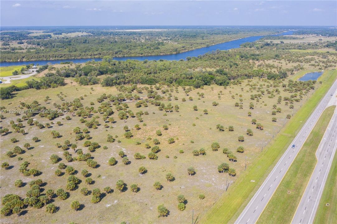 На продажу: $7,450,000 (105.13 acres)