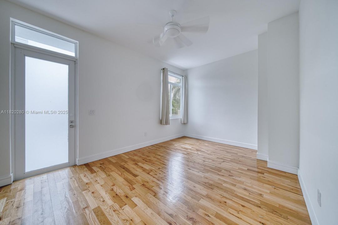 Recently Sold: $1,295,000 (4 beds, 3 baths, 3475 Square Feet)