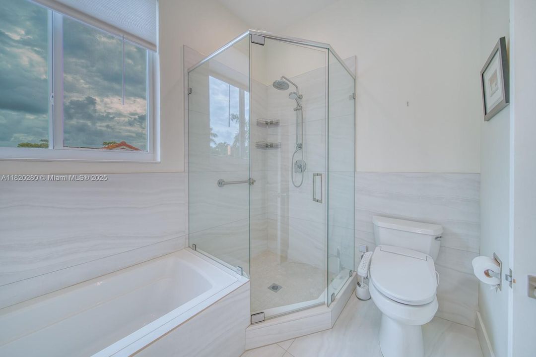 Recently Sold: $1,295,000 (4 beds, 3 baths, 3475 Square Feet)