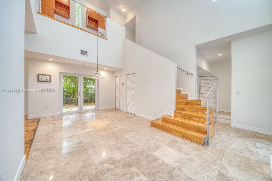 Recently Sold: $1,295,000 (4 beds, 3 baths, 3475 Square Feet)