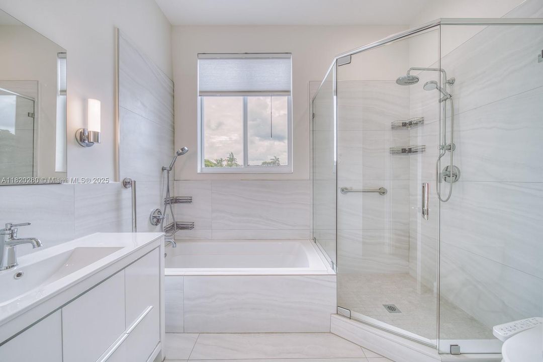 Recently Sold: $1,295,000 (4 beds, 3 baths, 3475 Square Feet)