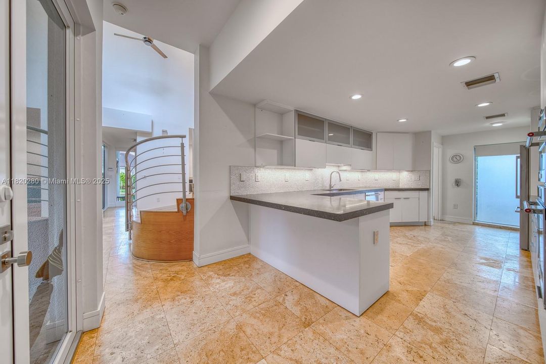 Recently Sold: $1,295,000 (4 beds, 3 baths, 3475 Square Feet)