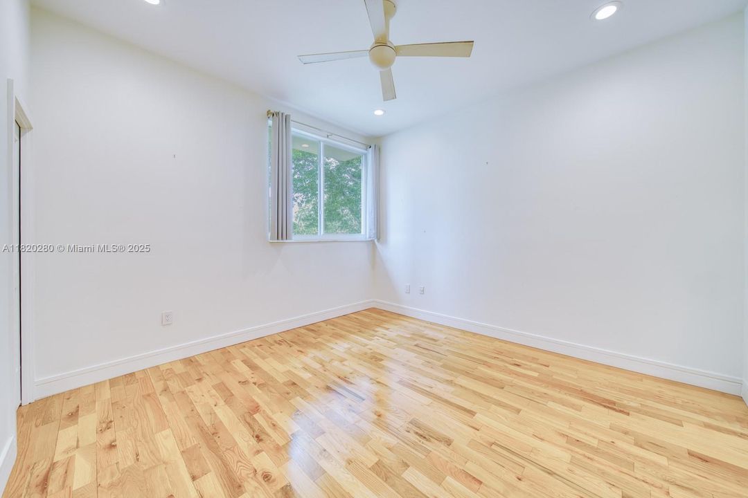 Recently Sold: $1,295,000 (4 beds, 3 baths, 3475 Square Feet)