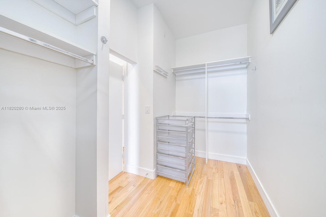 Recently Sold: $1,295,000 (4 beds, 3 baths, 3475 Square Feet)