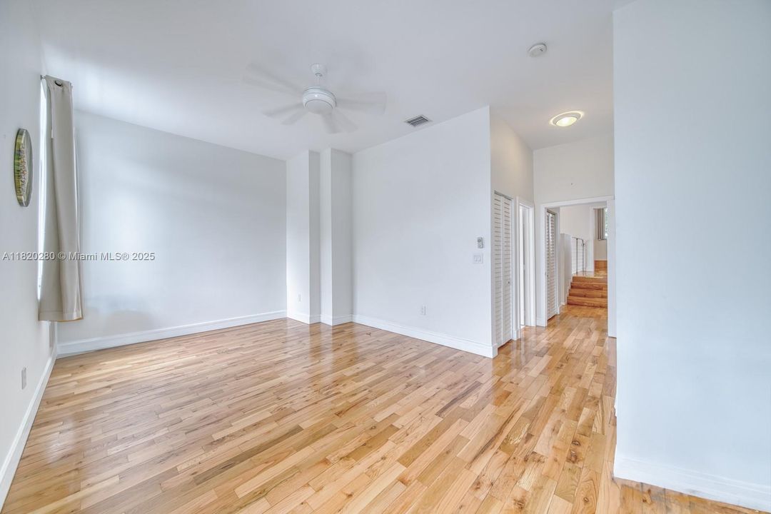 Recently Sold: $1,295,000 (4 beds, 3 baths, 3475 Square Feet)