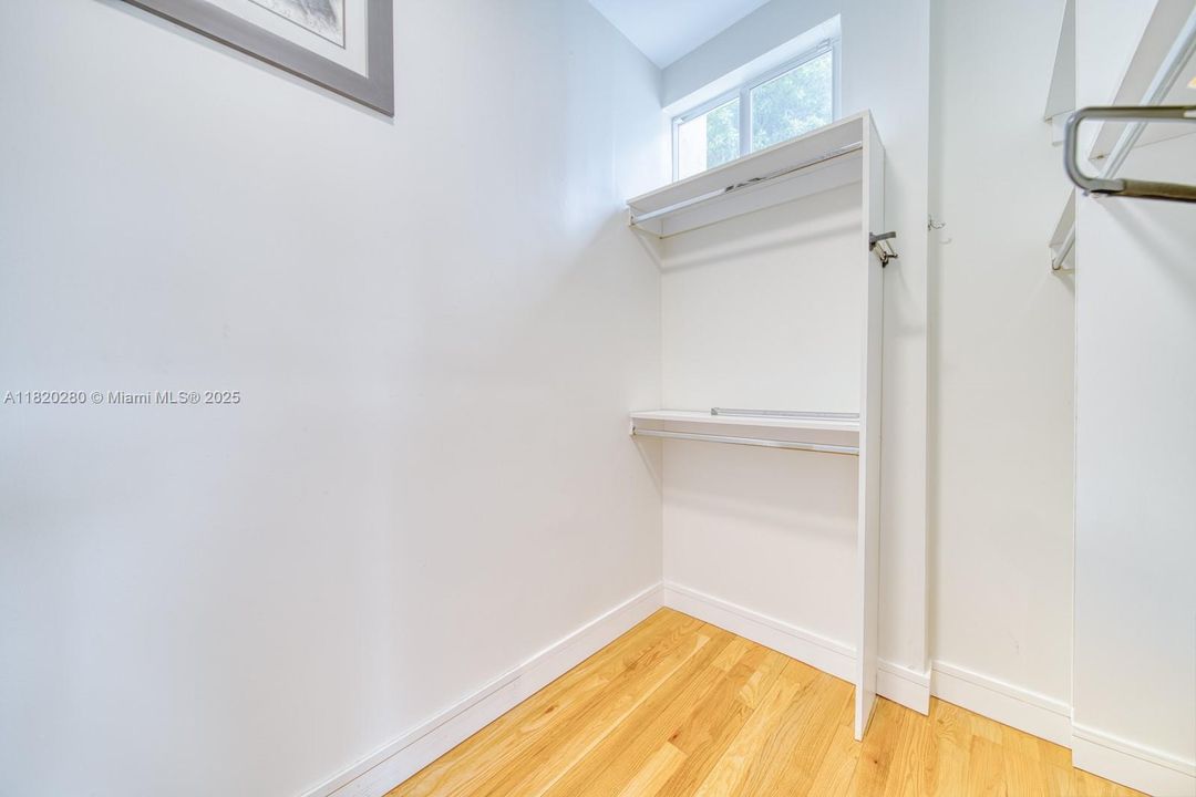 Recently Sold: $1,295,000 (4 beds, 3 baths, 3475 Square Feet)